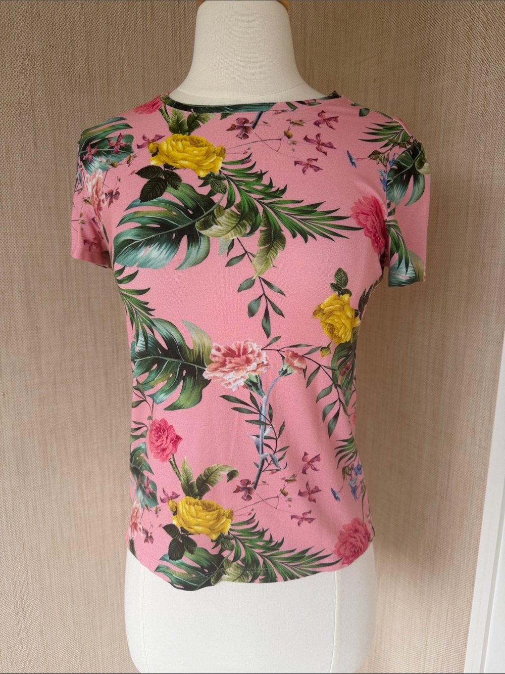 L'AGENCE Pink Tropical Floral Short Sleeve Top